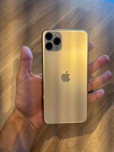 iPhone 11 Pro Max 64GB Dourado