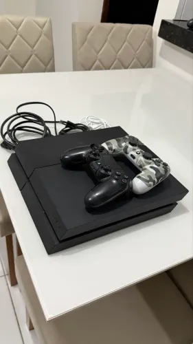 VENDO PS4 FAT 500GB.