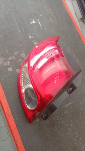 Lanterna Esquerda Ford Ka 2008 2009 2010 2011 2012 2013 Esquerdo/motorista Vermelho