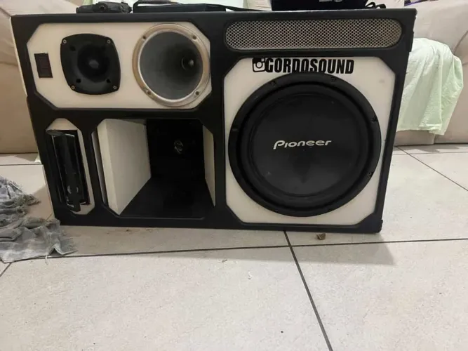 VENDO CAIXA DE SOM - BOB