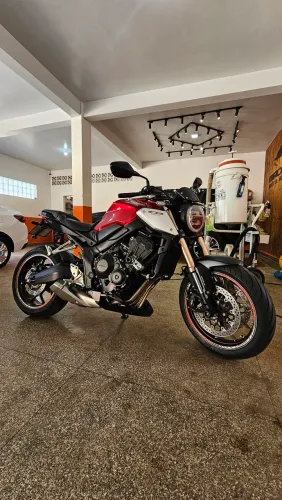 Honda CB650R 2021 Extra