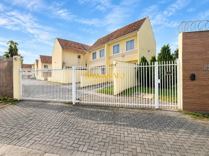 Sobrado à venda no bairro Alto Boqueirão - Curitiba/PR