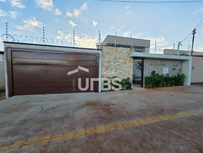 Casa de Rua - Casa 4 quartos, sendo 4 suítes
