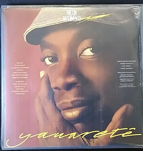 LP Milton Nascimento - Yauaretê (CBS 1987 - Selo Ilustrado - Com Encarte - Impecável)