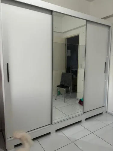 Guarda roupa solteiro com espelho 3 portas de correr