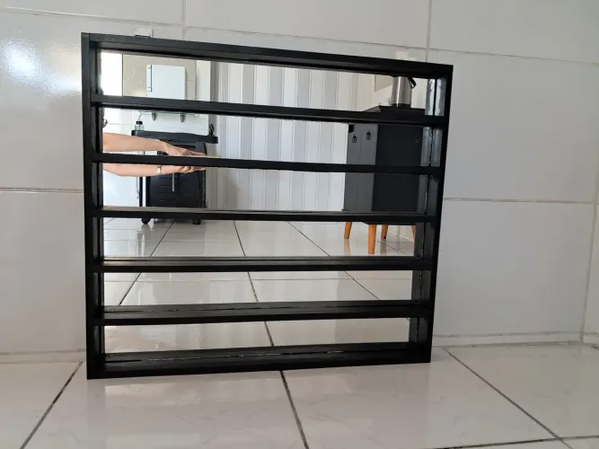 Expositor de esmaltes 250,00