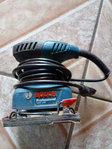 Vendo lixadeira semi nova número pra contato *38 valor 180 reais