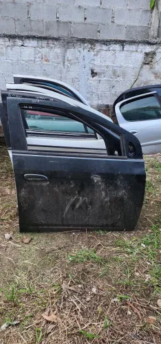 PORTA FRENTE DIREITA GM ONIX / PRISMA 2014 A 2022