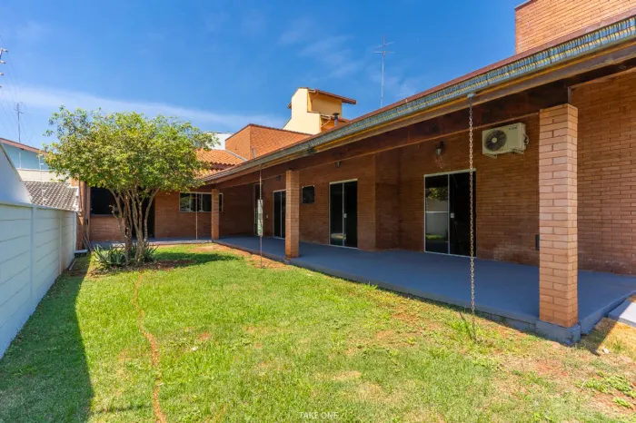Casa para venda em Jardim Chapadão com 3 quartos, sendo 3 suítes, 170m²