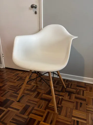 Cadeira eames branca