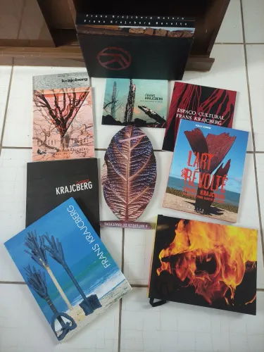 Livros (fotografias) de Franz Krajcberg