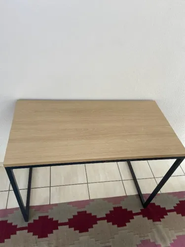 Mesa Bancada de Madeira com Estrutura de Ferro Preta - Estilo Industrial