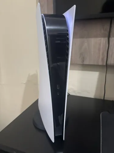 PS5 1Tb + 2 Controles + Base Carregamemto