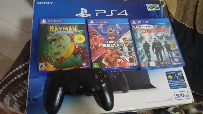 PlayStation 4 500GB + 3 jogos?