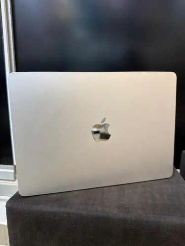 MacBook Air M2 8/256GB