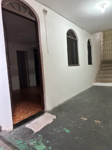 ? Aluga-se 2 Imóveis no Cabula - Kitnet R$500 e 2 Quartos R$650 | Água Inclusa