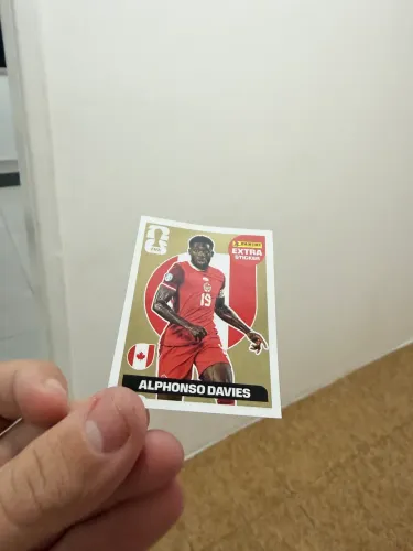 Figurinha Extra Sticker - Gold (Alphonso Davies)
