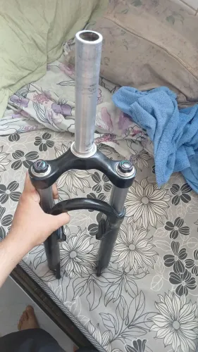 Vendo suspensão proshock aro 29 ( obs nao e a rosca, vai com caixa de direção semi itegrad