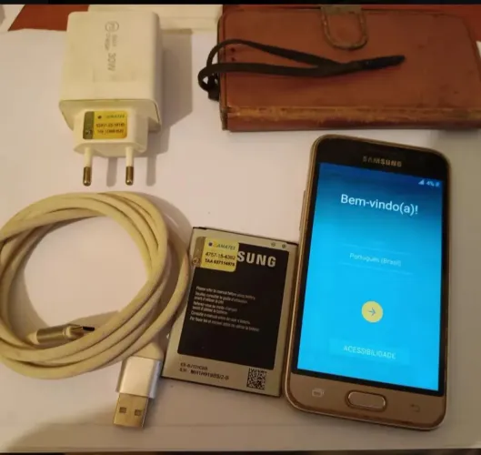 Celular Samsung j1 com duas baterias carregador turbo e capinha