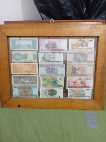 Quadro nota antigo em madeira e vidro 