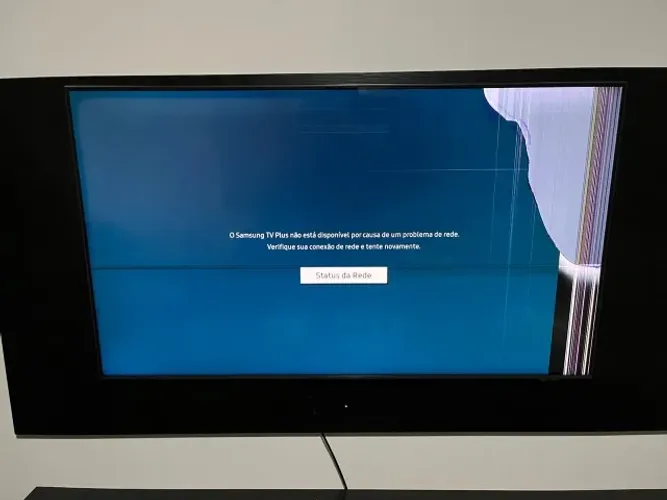 Televisão 55 polegadas Samsung QLED com display quebrado