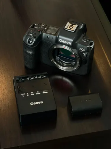 Câmera Canon R