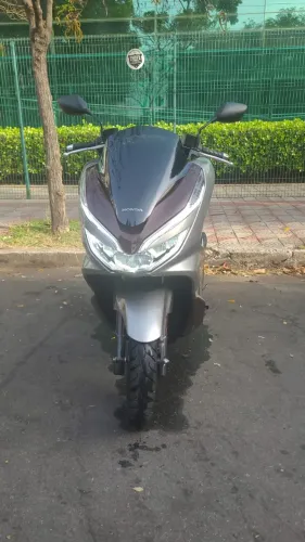 Honda PCX DLX 2022 9500 km