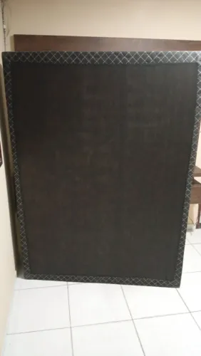 Vendo tv 55 polegadas por 200 reais e uma base de cama box nova por 350 reais 