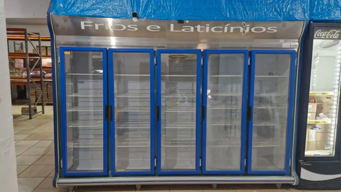 Geladeira de frios e laticinios