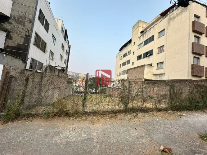 Investimento Exclusivo: Terreno de 840m² no Bairro Castelo, BH  Potencial de Alta Va