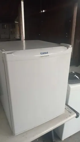 Frigobar Eletrolux 80 litros 