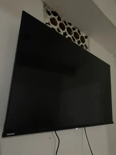 Smart TV Toshiba 43? Full HD (Com Acessórios)