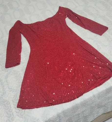 VESTIDO VERMELHO CURTO DE FESTA COM BRILHO
