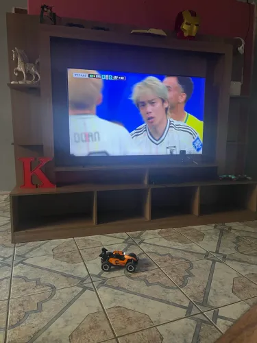 Tv nova no plástico 