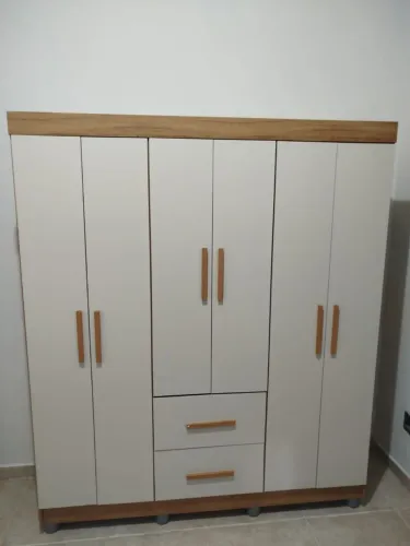 Guarda Roupa 6 portas 2 gavetas novos na caixa.