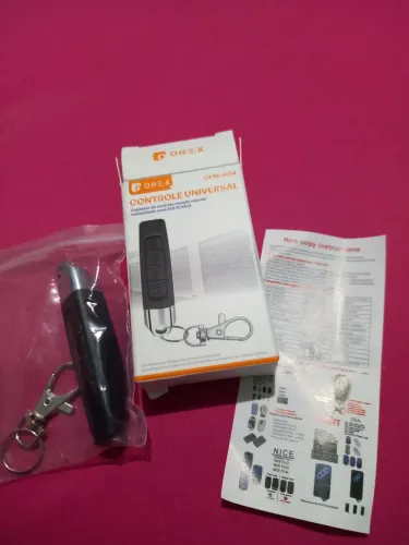 Vende se três controle pra portão por65 reais