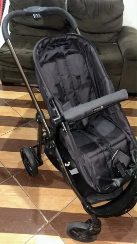 Vendo carrinho de bebê 