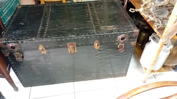 Baú Antigo de couro Década de 1940