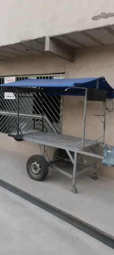 Carrinho para churrasquinhos, frutas e etc.