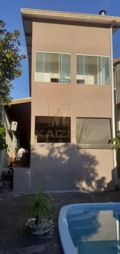 Casa com Piscina à Venda Chácaras Havaí | São José dos Campos