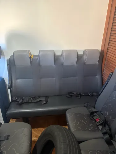 Vendo fileira de banco, 4 lugares 