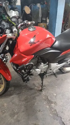 CB 300