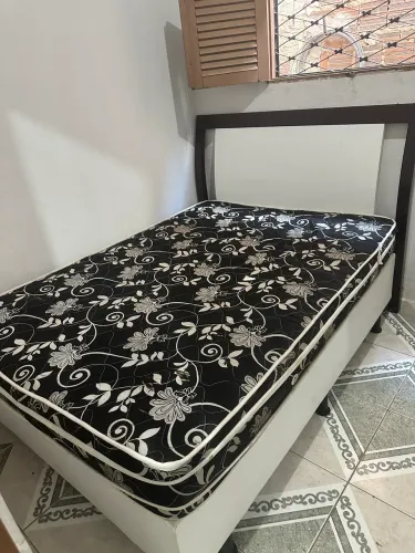 Cama Box com espelho em madeira