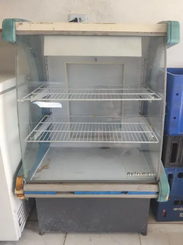 Balcão expositor pequeno não resfria