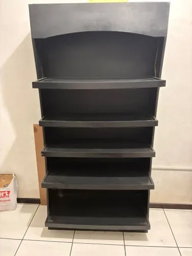 Estante MDF Preta com LED lateral