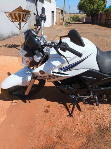 Fazer 250 2014 ( branco perolado) que