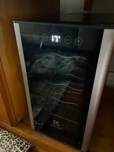 Adega climatizada Electrolux