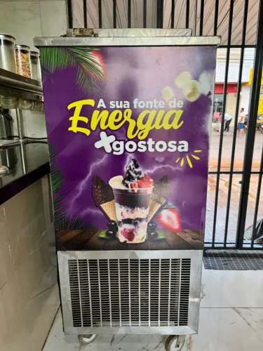 Máquina de sorvete expresso e açaí Italianinha