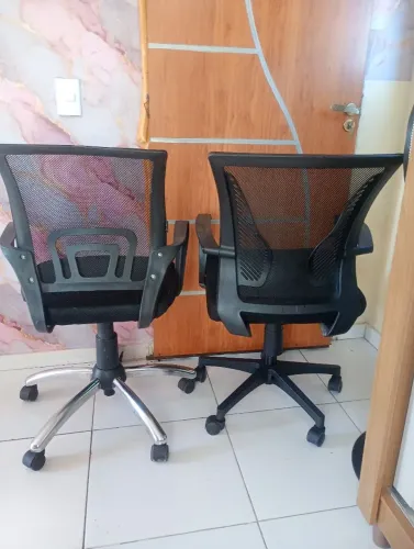 Cadeira giratória 280. Reais As. Duas