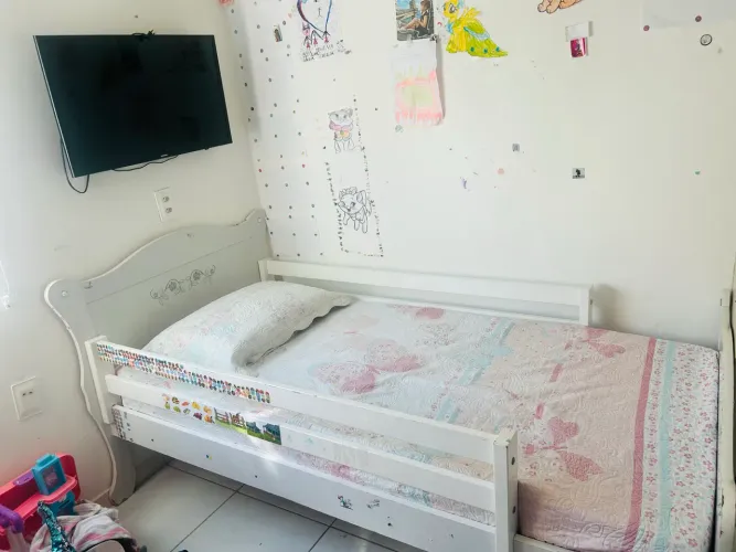 Cama infantil Casa Tema com grade + colchão - solteiro